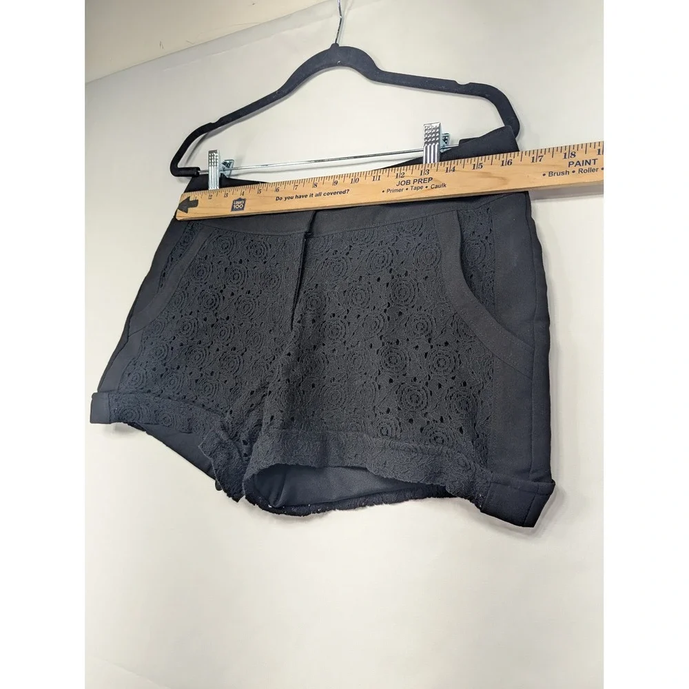 maurices Black‎ Crochet Lace Detail Cuffed Shorts Women's Size 7/8